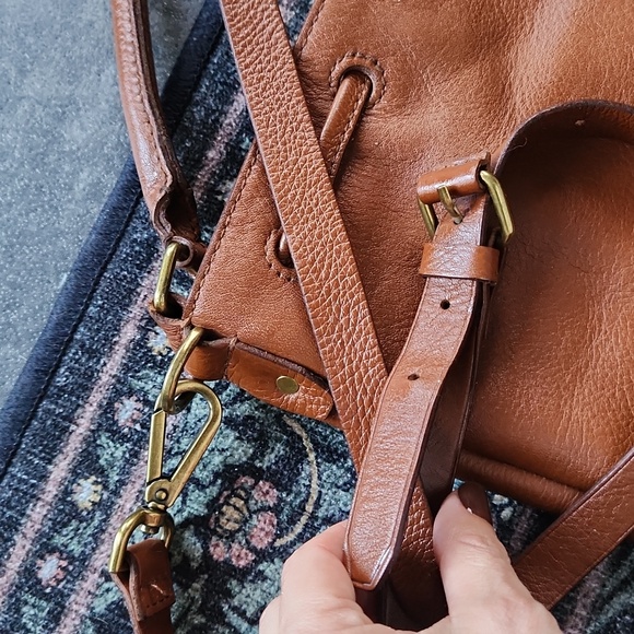 Madewell Lafayette Leather Bucket Bag in English saddle leather - Picture 6 of 11